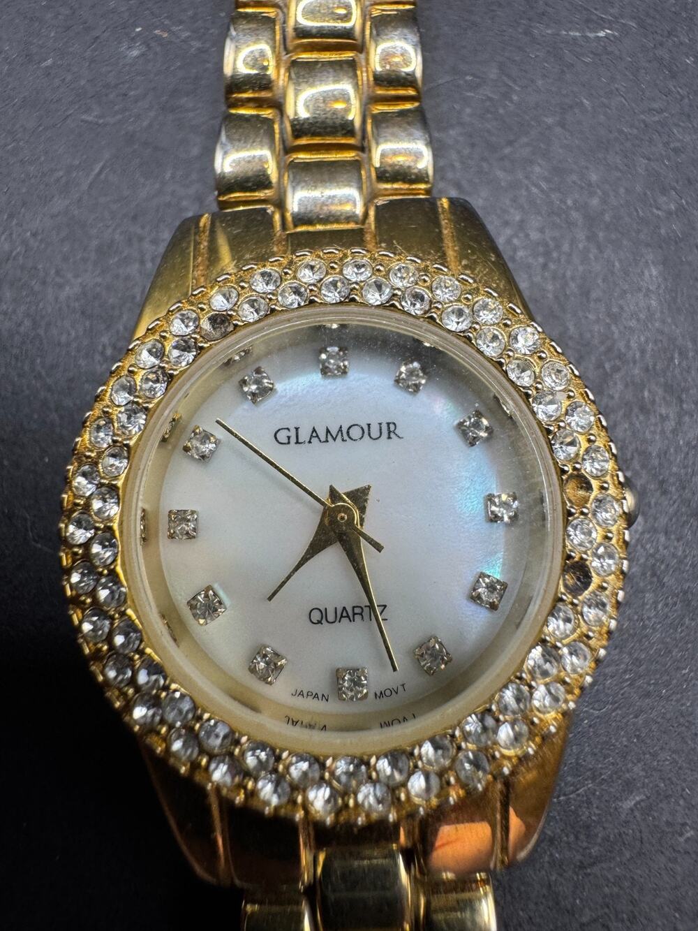 Vintage Glamour Women's Gold Tone Quartz Watch Rhinestone Bezel MOP Dial 24.5mm